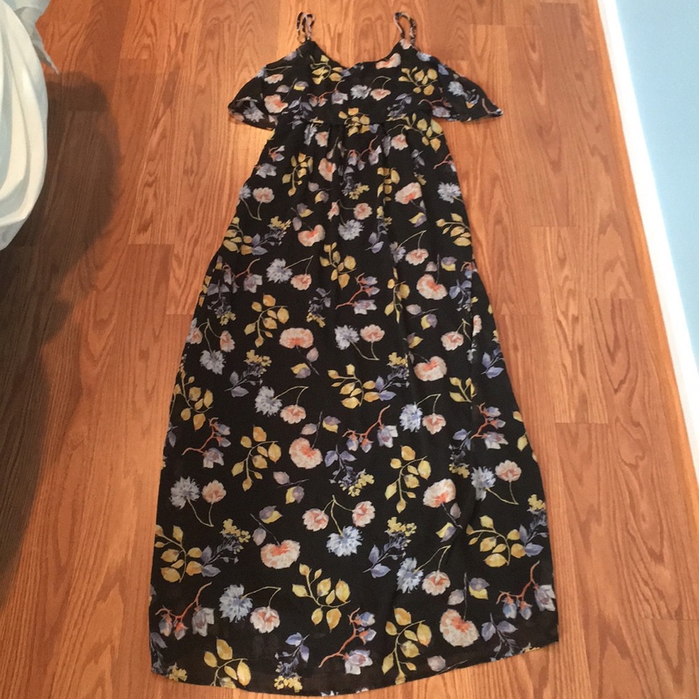 Like new floral maxi dress